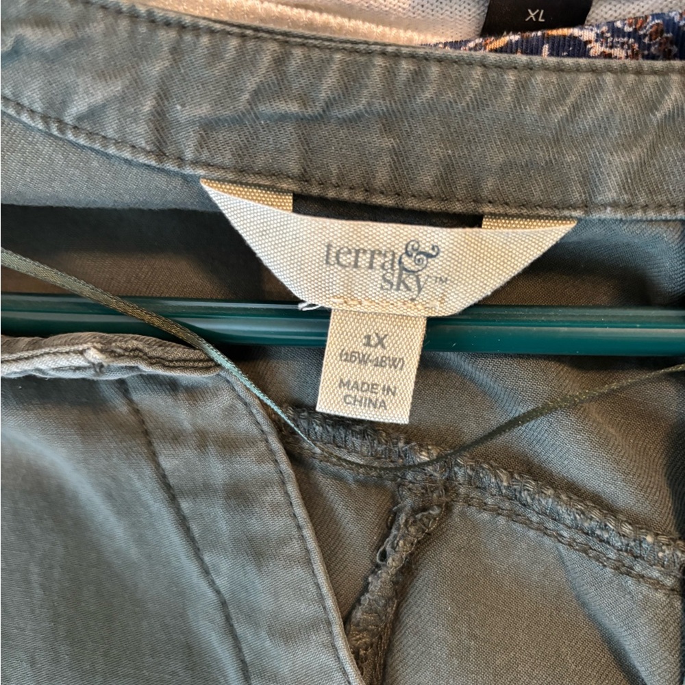 Terra & Sky Green V-Neck Short Sleeve Dress